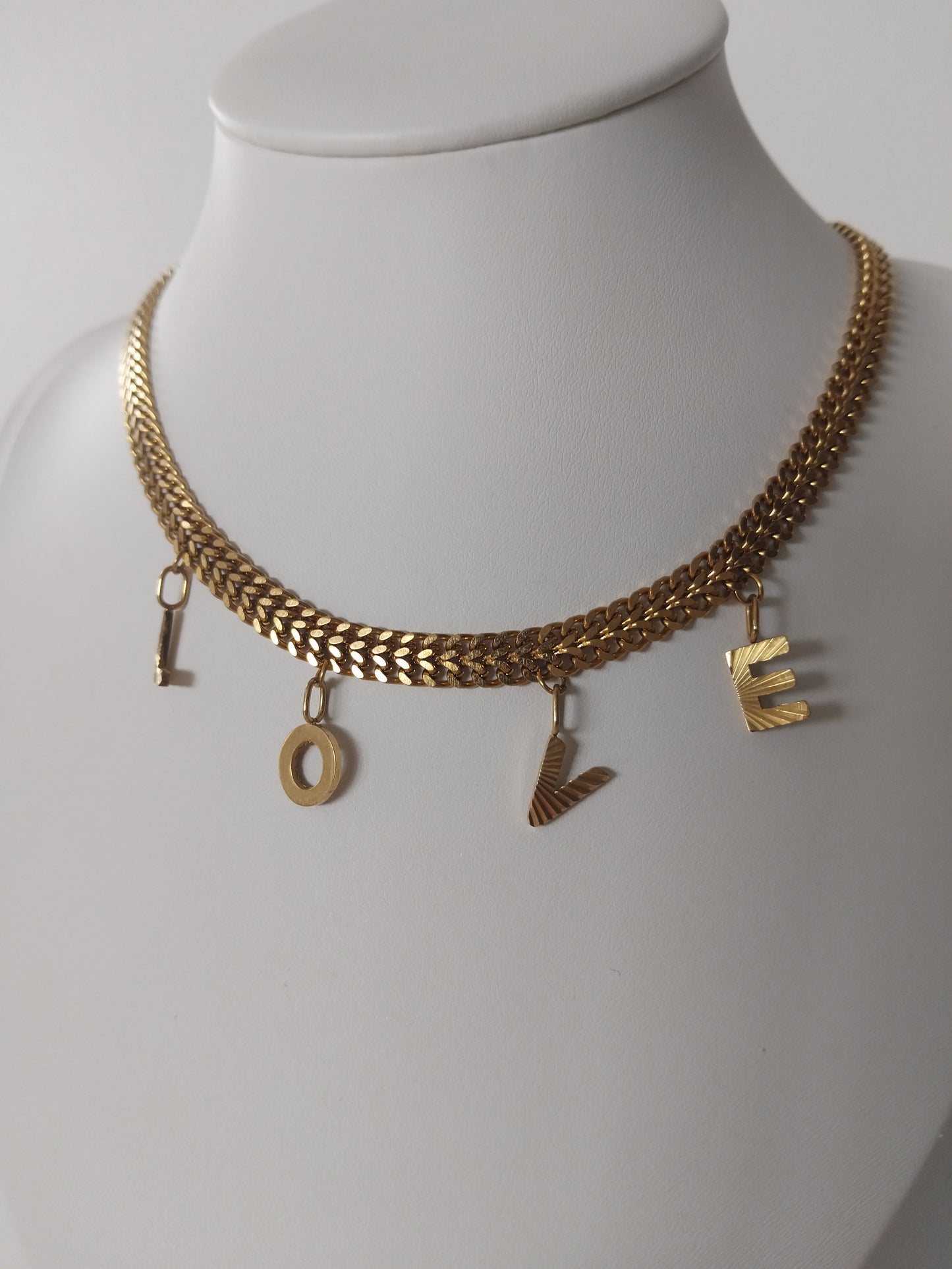 Collier Lara