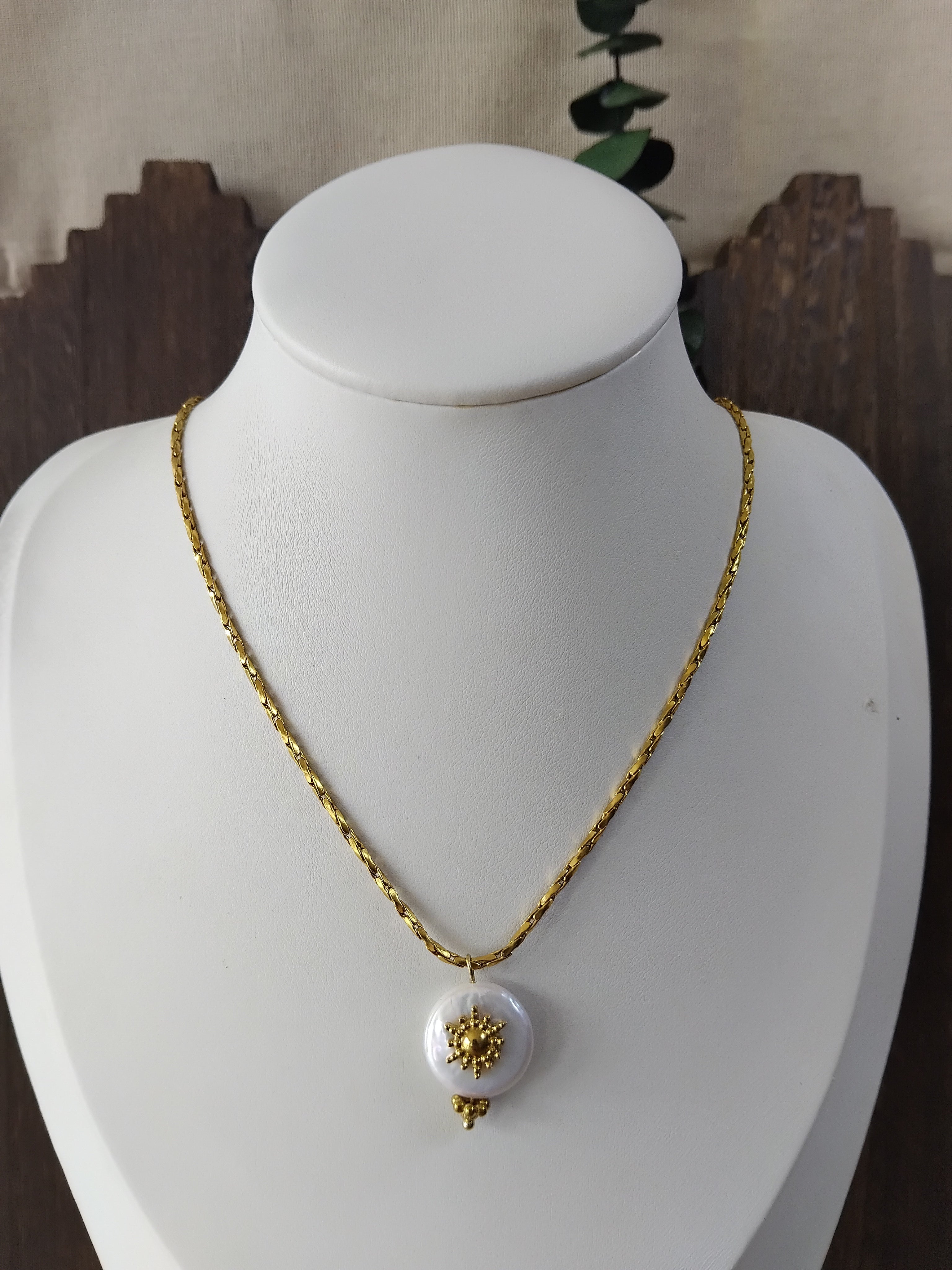 Collier Capri